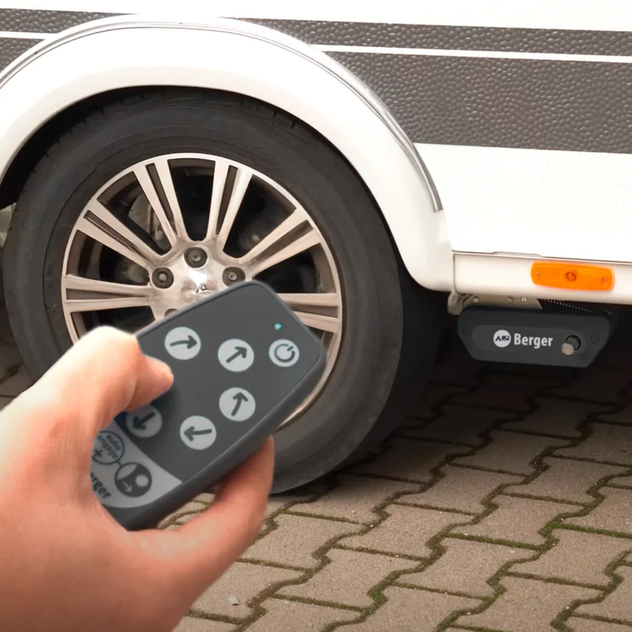Caravan-Mover „Berger Titanium“ + Lithium Batterie + Ladegerät + Einbau